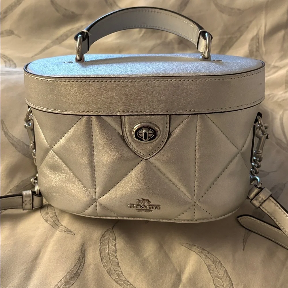 COACH Metallic Silver Crossbody Bag - Picture 1 of 9